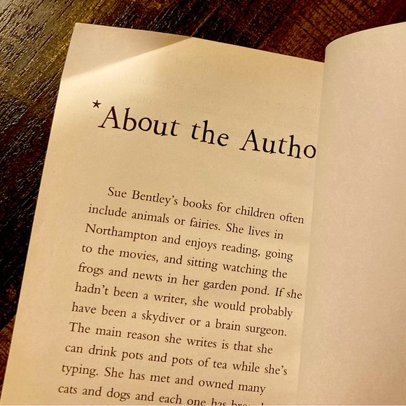 Magic Puppy: School of Mischief 
by Sue Bentley - Picture 4 of 4